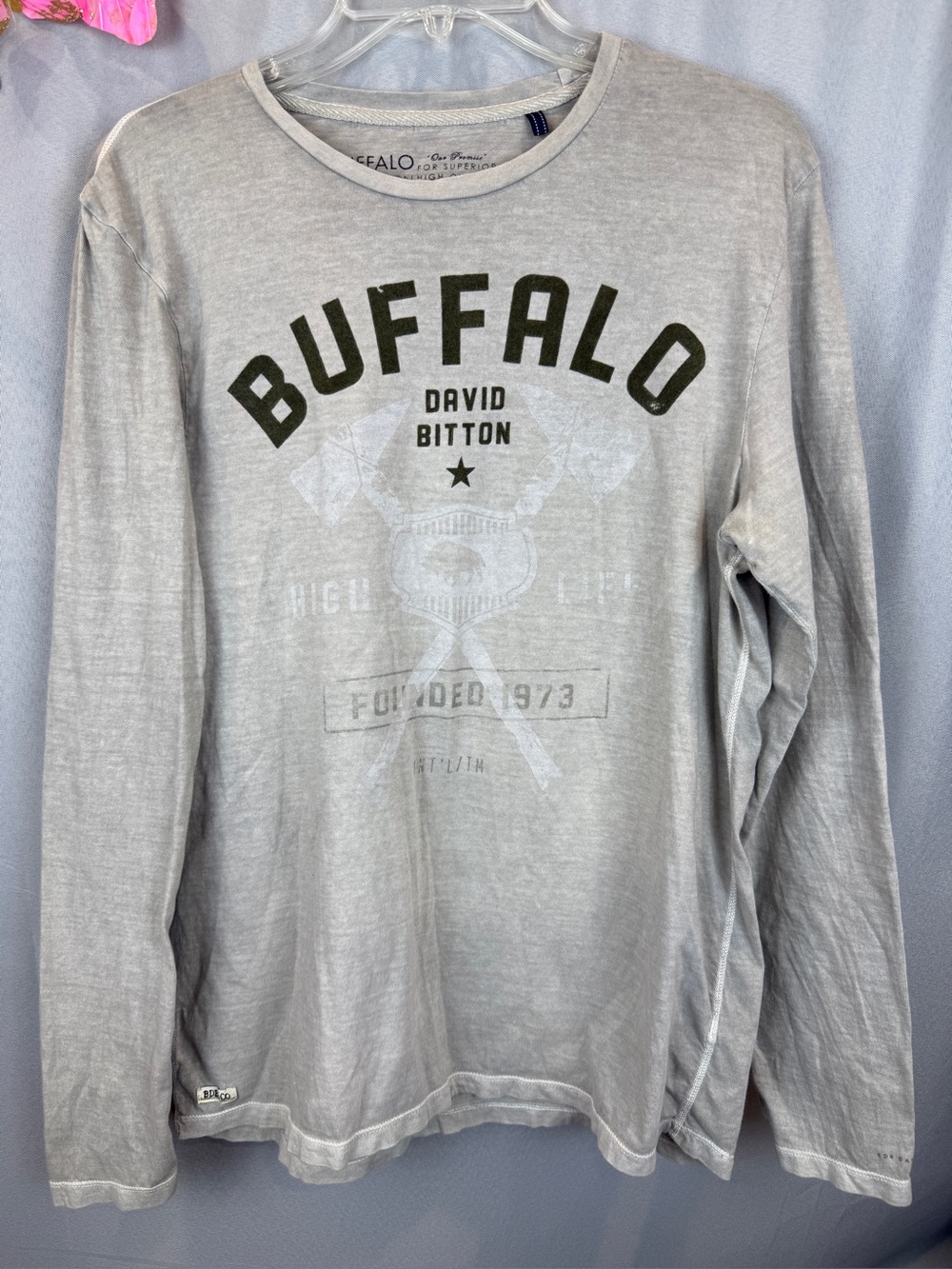 Buffalo David Bitton Graphic Long Sleeve T- Size Medium